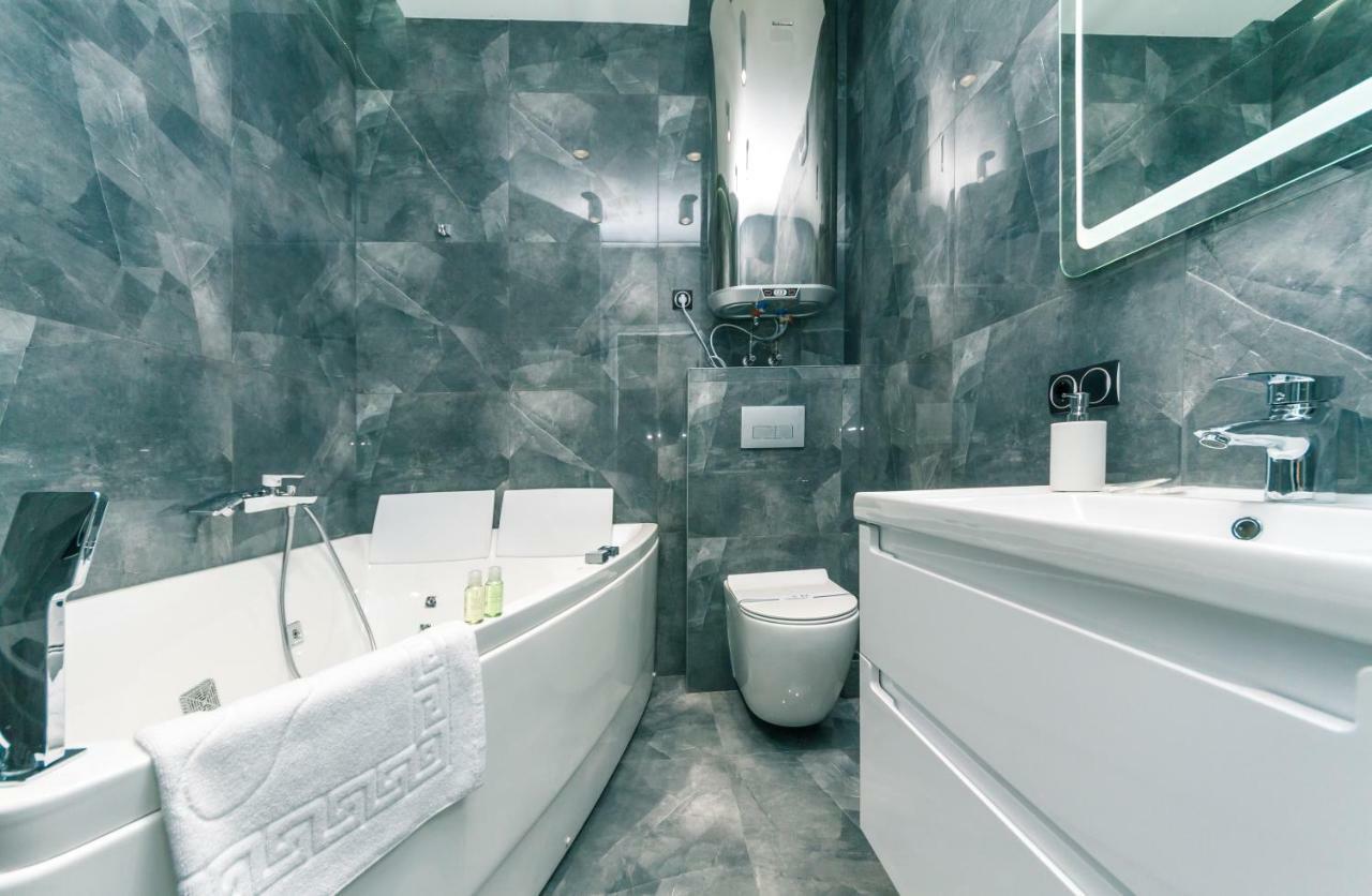 Luxury Hotel apartamentowy *